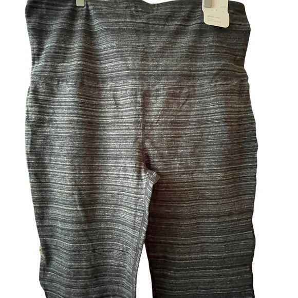 Gap fit maternity leggings size XL - Picture 13 of 14